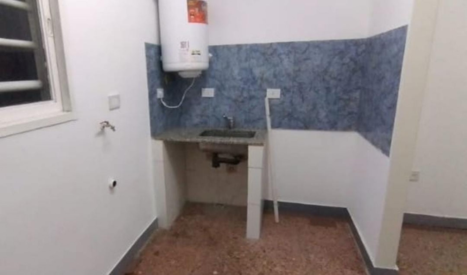 MONOAMBIENTE con terraza y parrilla compartida