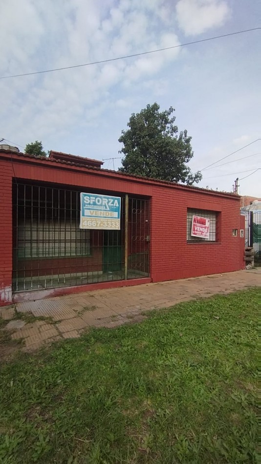 CASA A RECICLAR CON LOTE venta en conjunto