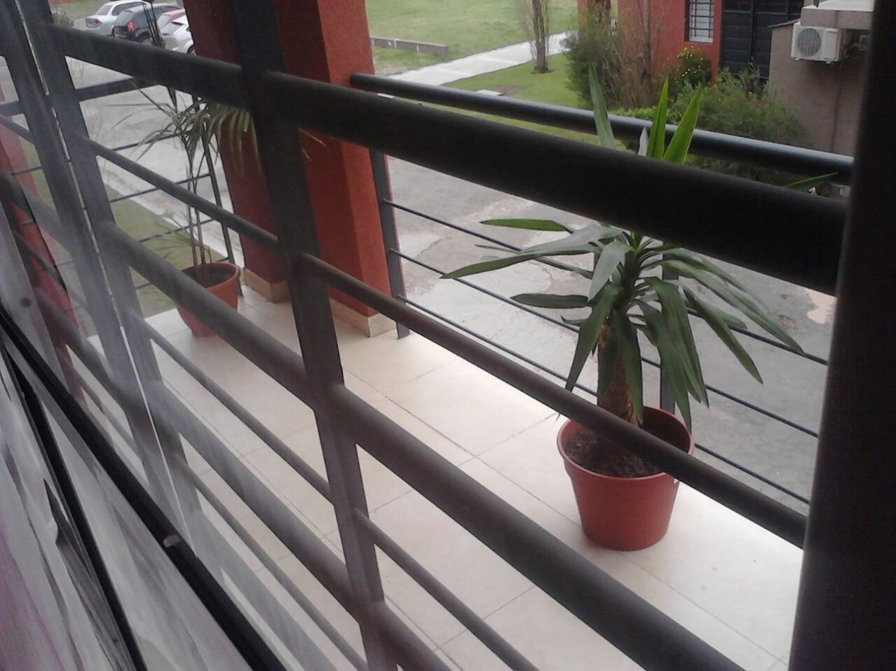 DEPARTAMENTO MONOAMBIENTE CON COCHERA EN VILLA CARMELA