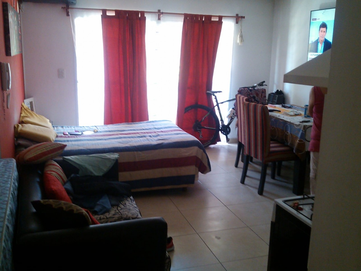 DEPARTAMENTO MONOAMBIENTE CON COCHERA EN VILLA CARMELA