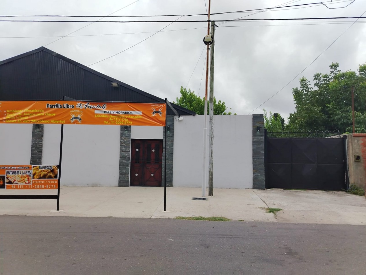 LOCAL CON VIVIENDA Y PILETA 