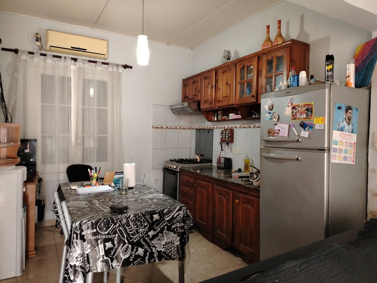 LOCAL CON VIVIENDA Y PILETA 
