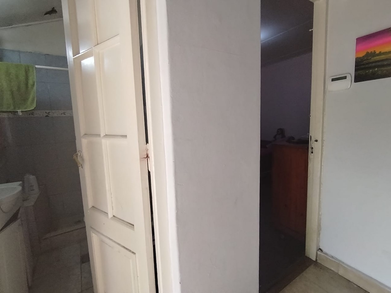 LOCAL CON VIVIENDA Y PILETA 