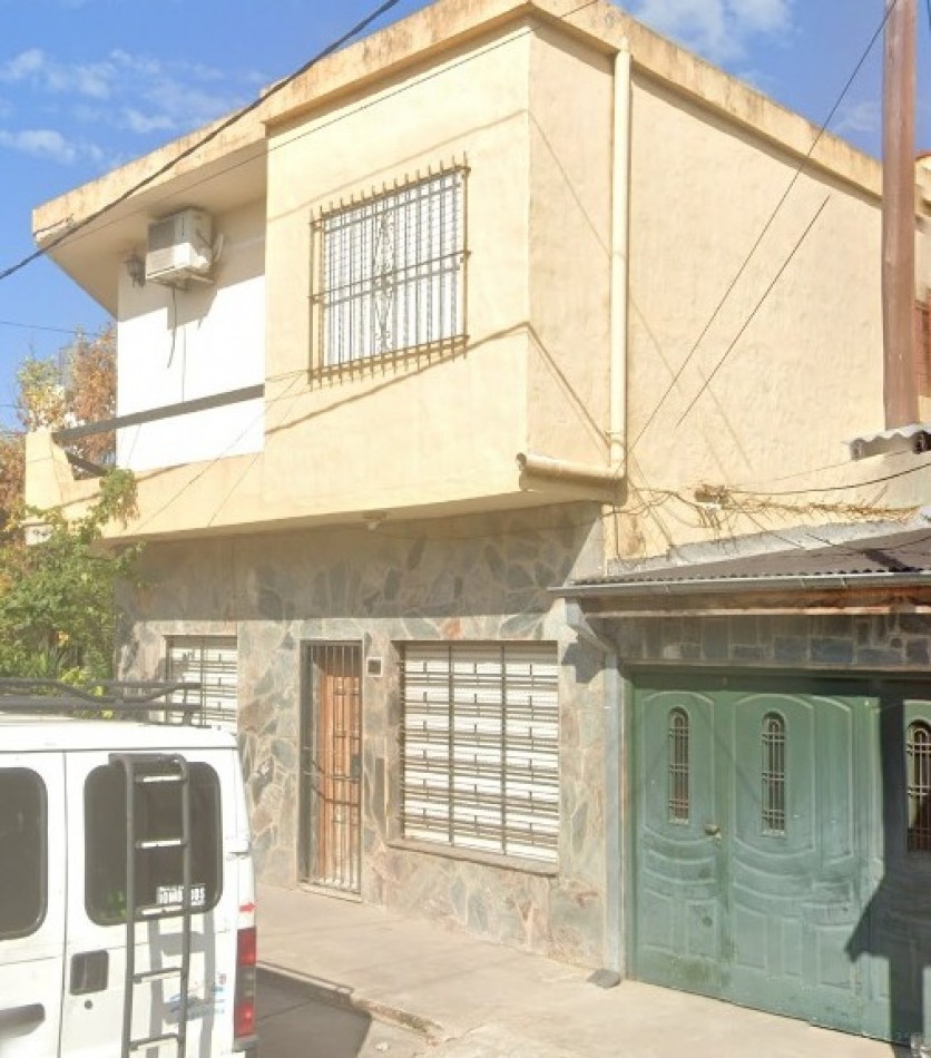 DOS CASA MAS DEPARTAMENTO  a 5 cuadras de R197