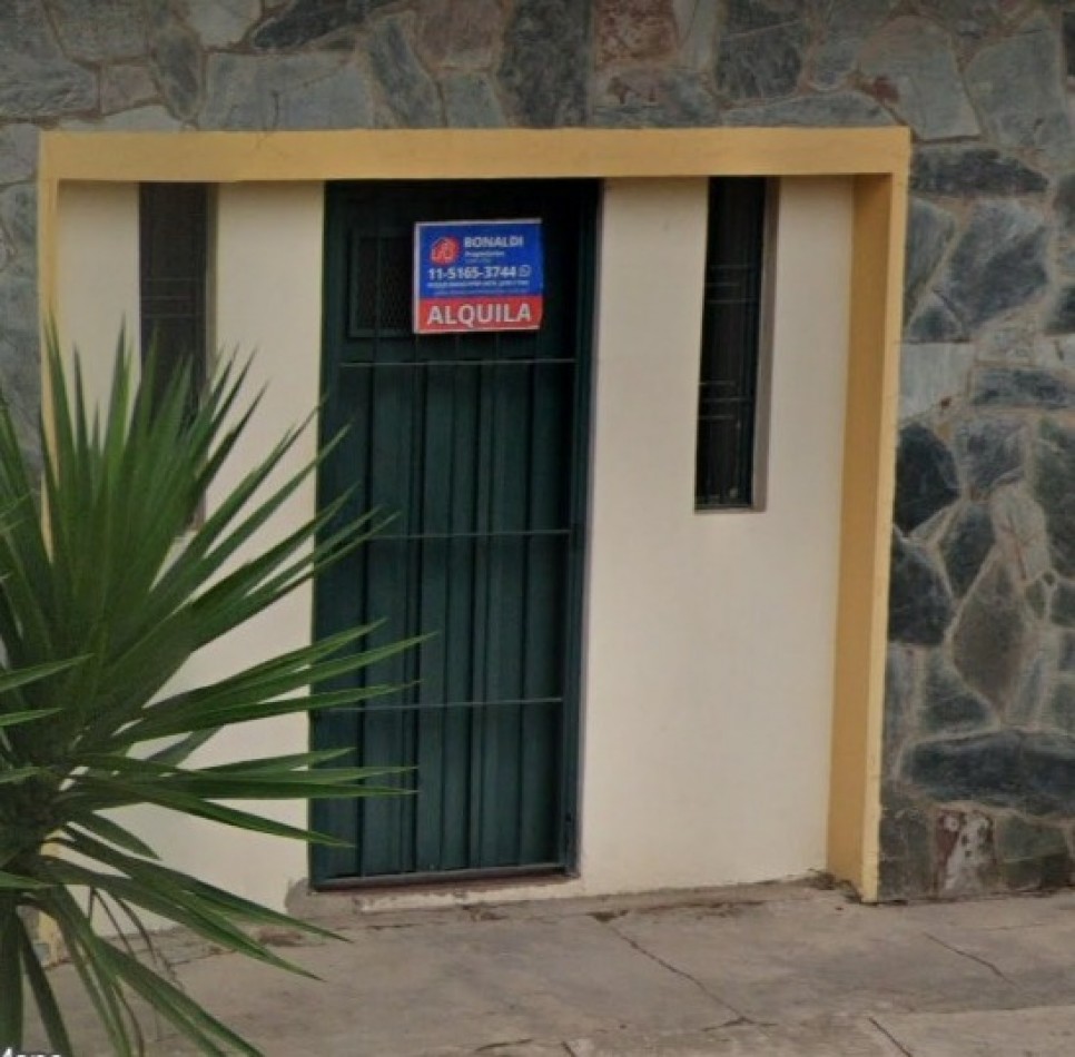DOS CASA MAS DEPARTAMENTO  a 5 cuadras de R197