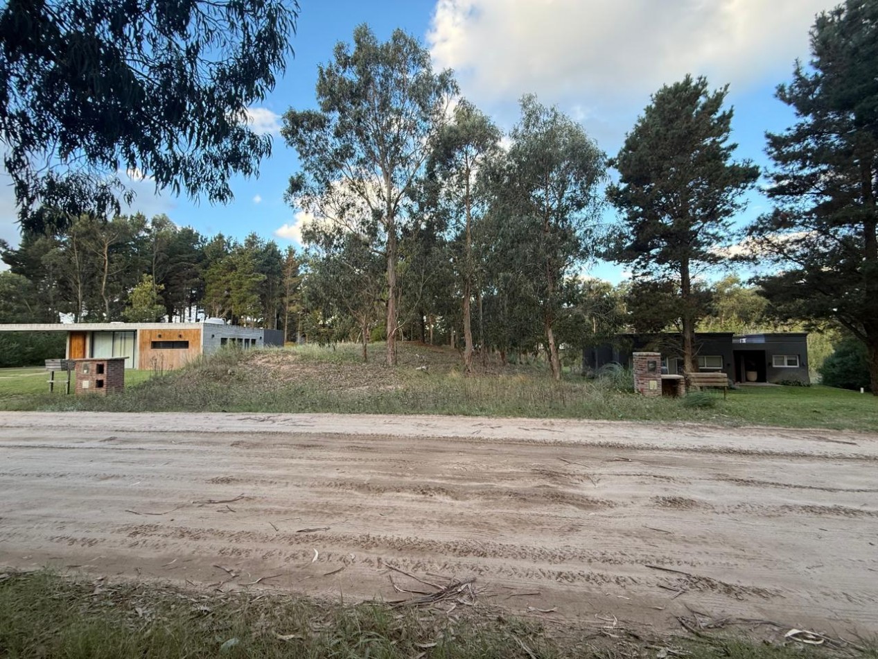 LOTE EN COSTA ESMERALDA