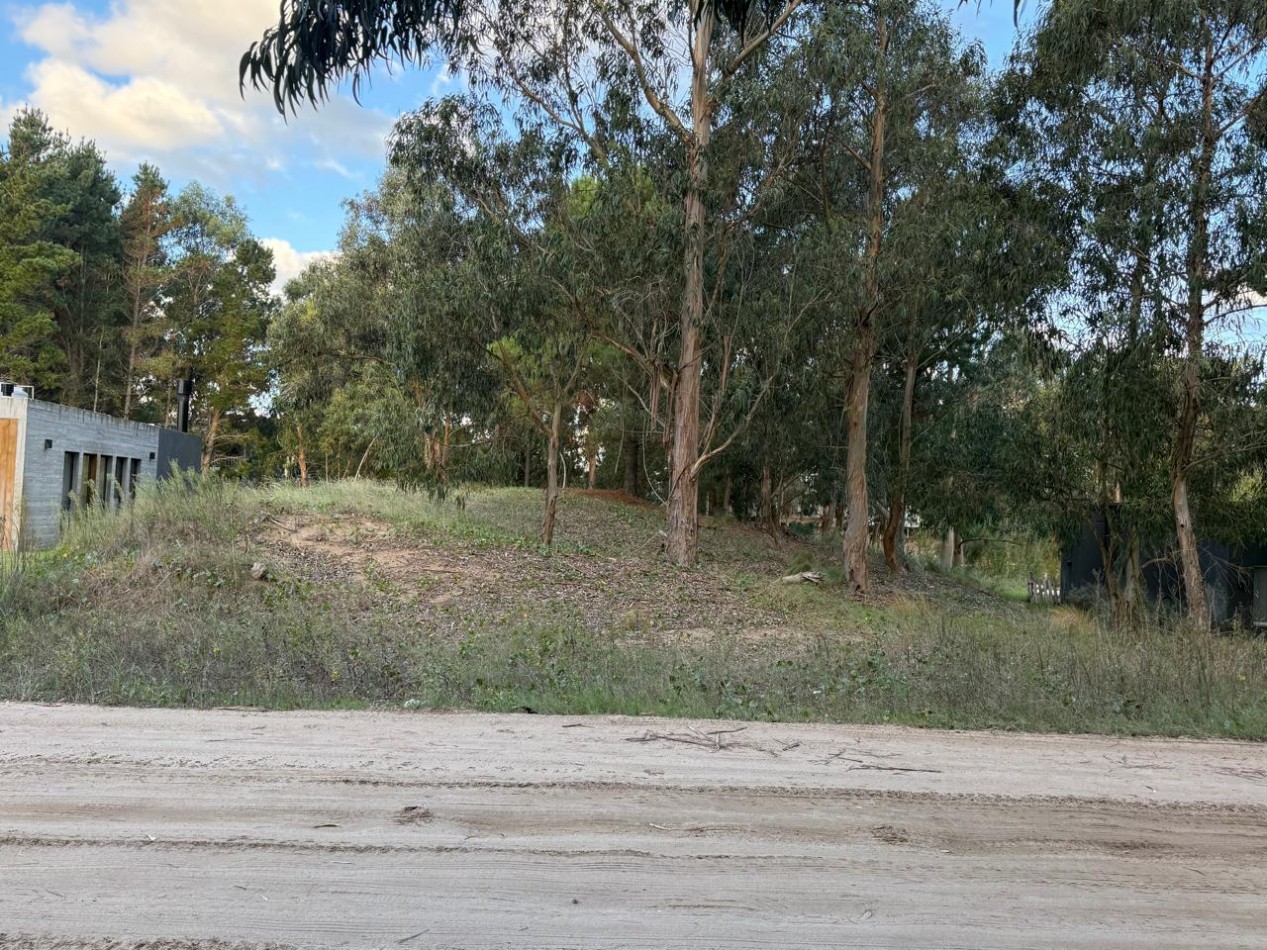 LOTE EN COSTA ESMERALDA