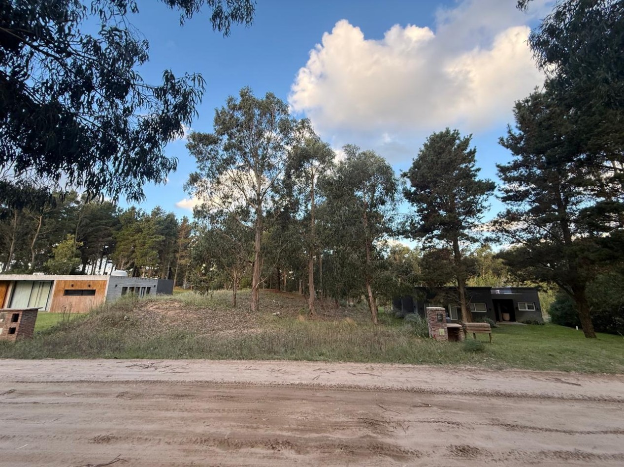 LOTE EN COSTA ESMERALDA