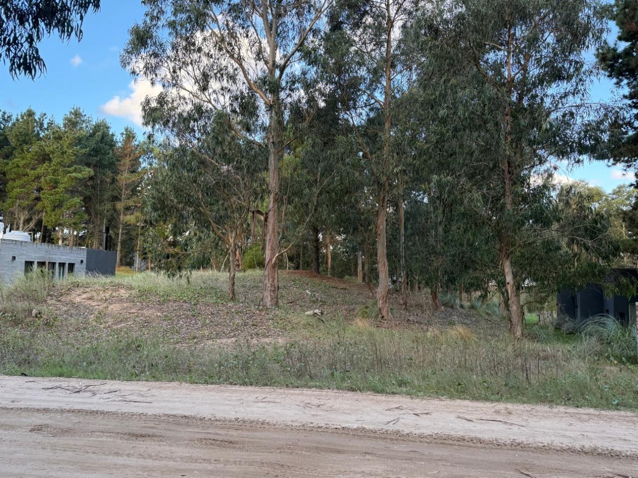 LOTE EN COSTA ESMERALDA