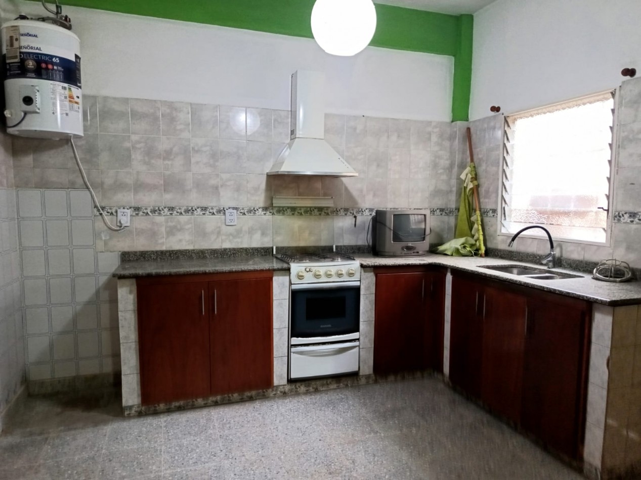 DOS CASA MAS DEPARTAMENTO a 5 cuadras de R197