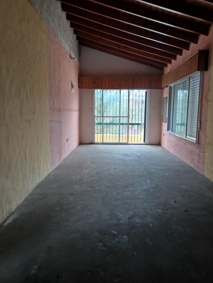 DOS CASA MAS DEPARTAMENTO a 5 cuadras de R197
