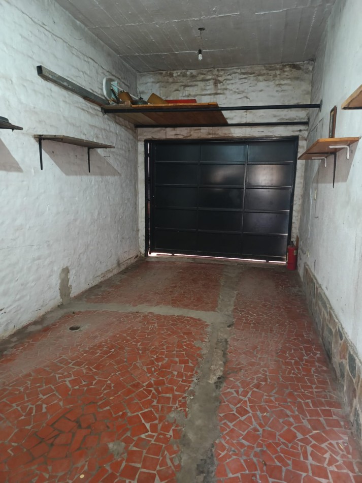 DOS CASA MAS DEPARTAMENTO a 5 cuadras de R197
