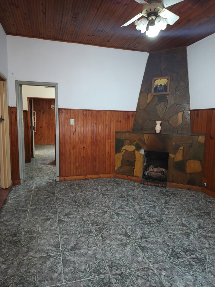 DOS CASA MAS DEPARTAMENTO a 5 cuadras de R197