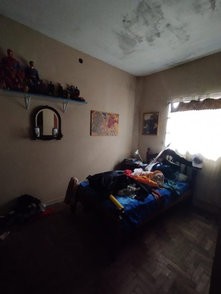 CASA CON LOCAL