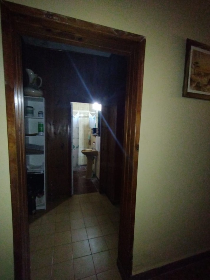CASA CON LOCAL
