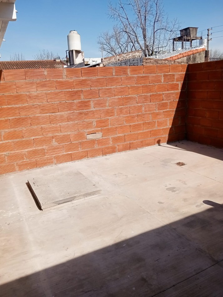 DEPARTAMENTO 2 AMBIENTES CON PATIO A ESTRENAR